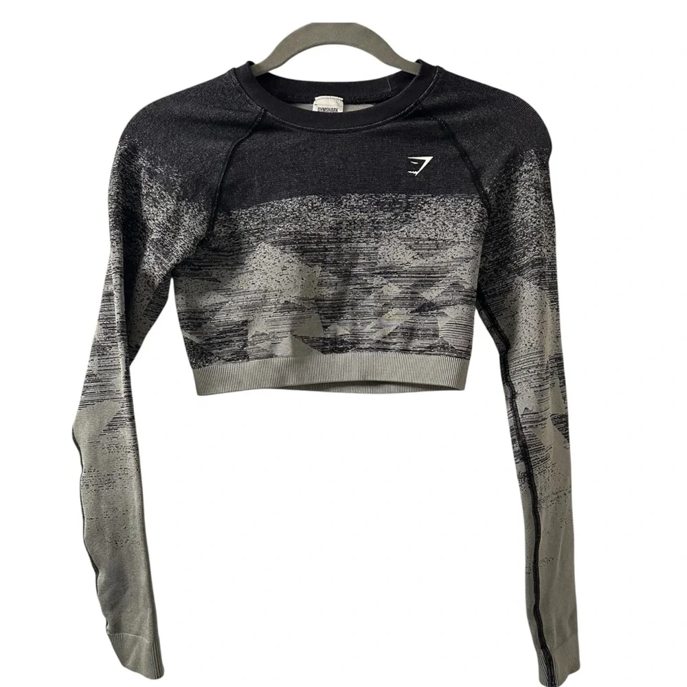 Gymshark Black and Gray Ombré Women's Long Sleeve Crop size Small - Picture 1 of 3